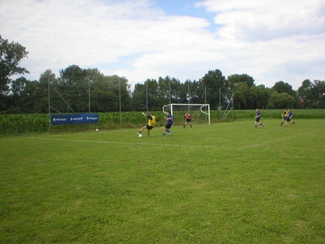 38_fussball schwarzau 2005 027.jpg